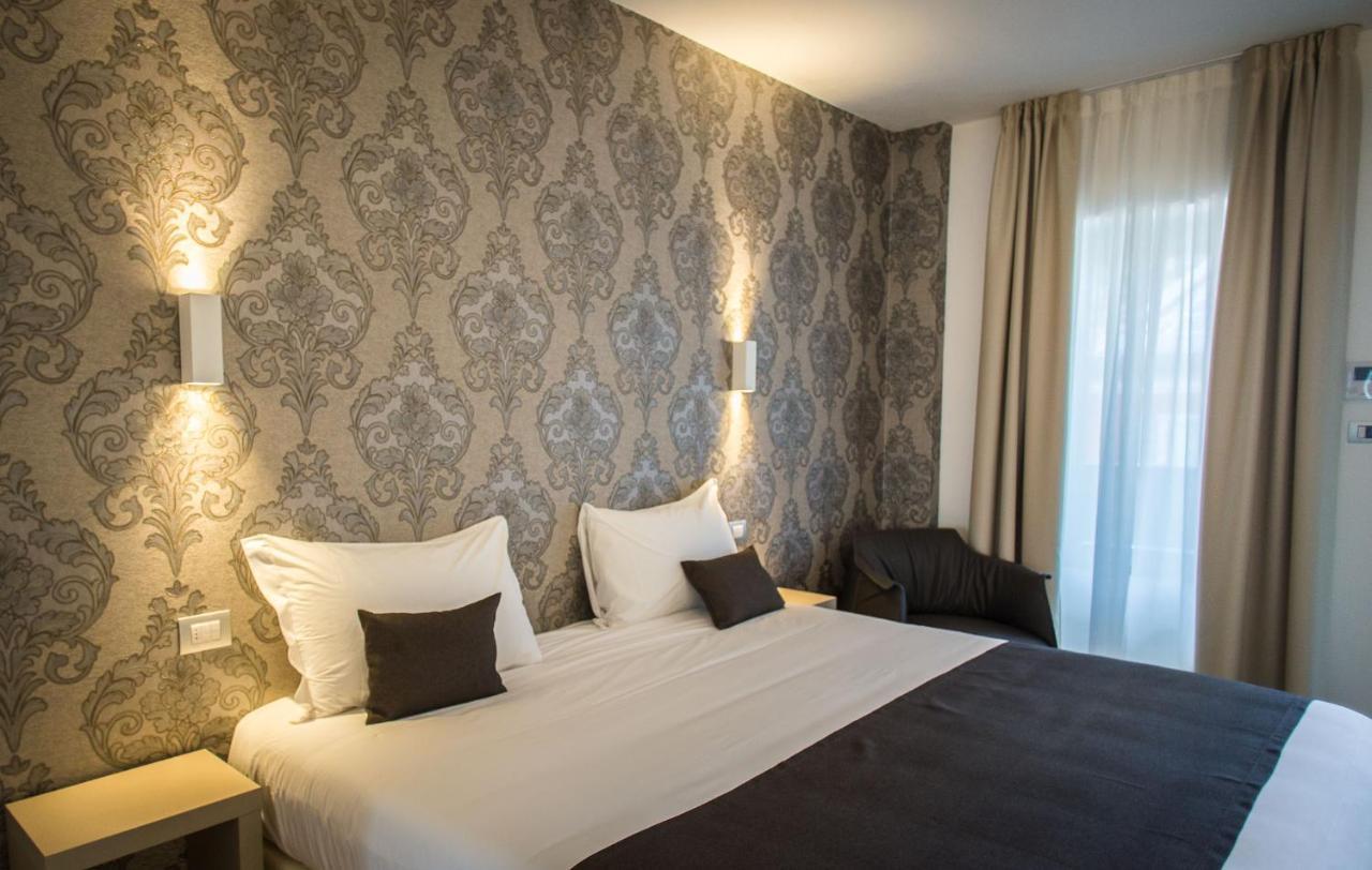 Hotel Ponti Angera Εξωτερικό φωτογραφία