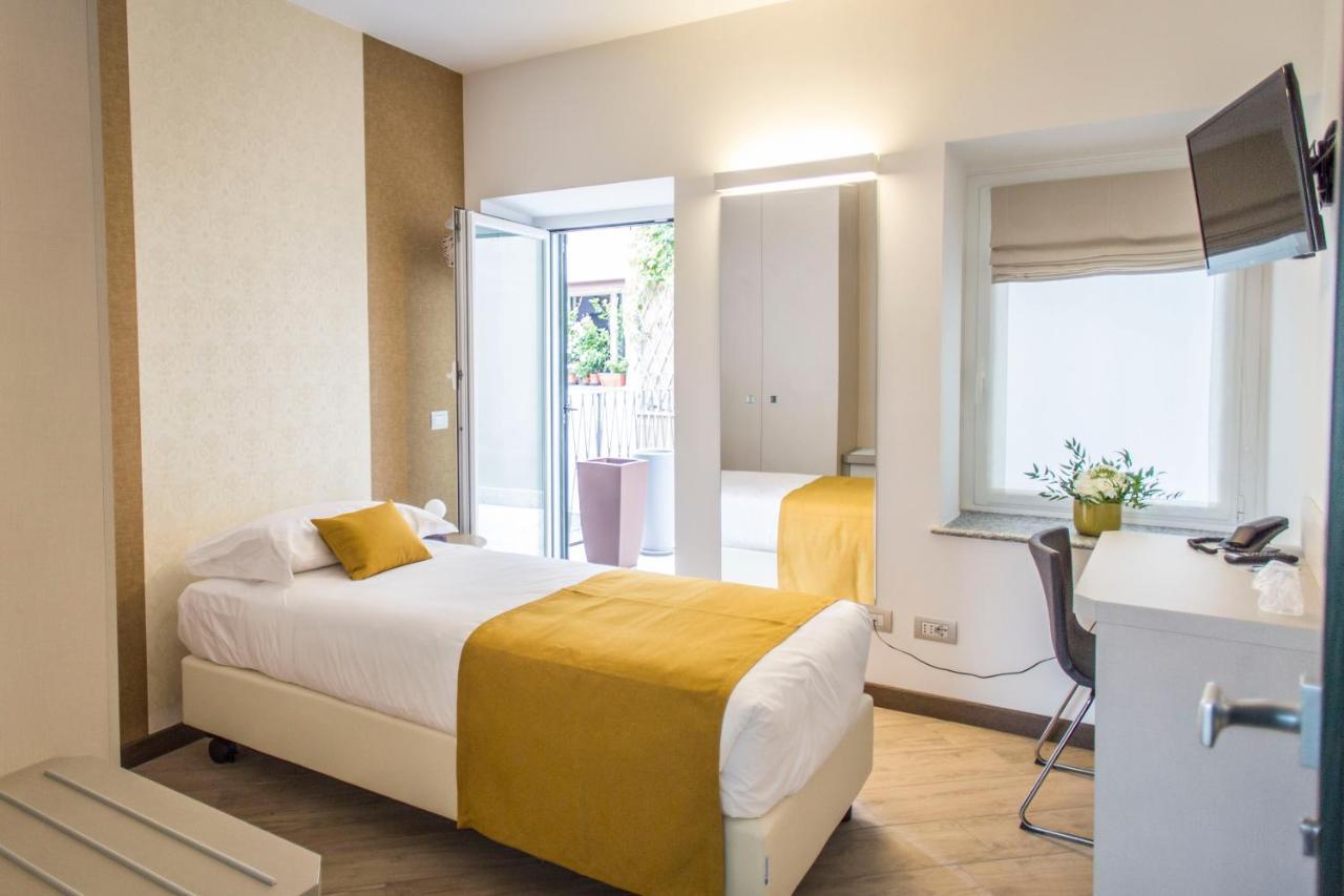 Hotel Ponti Angera Εξωτερικό φωτογραφία