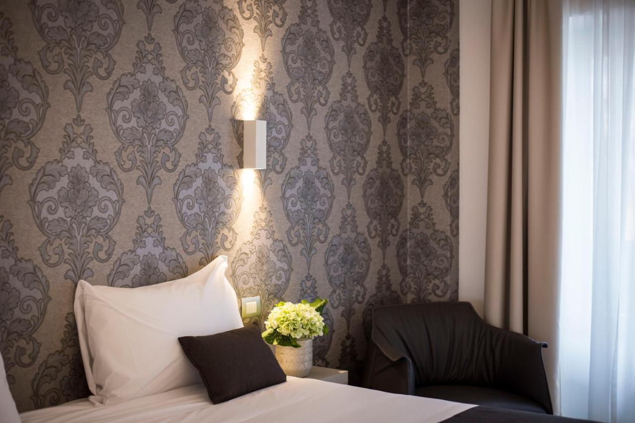 Hotel Ponti Angera Εξωτερικό φωτογραφία