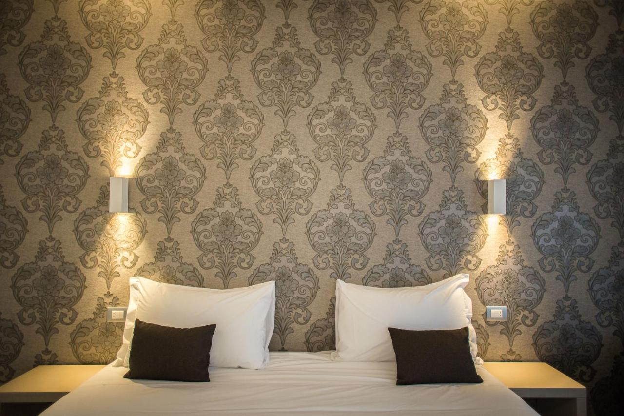 Hotel Ponti Angera Εξωτερικό φωτογραφία