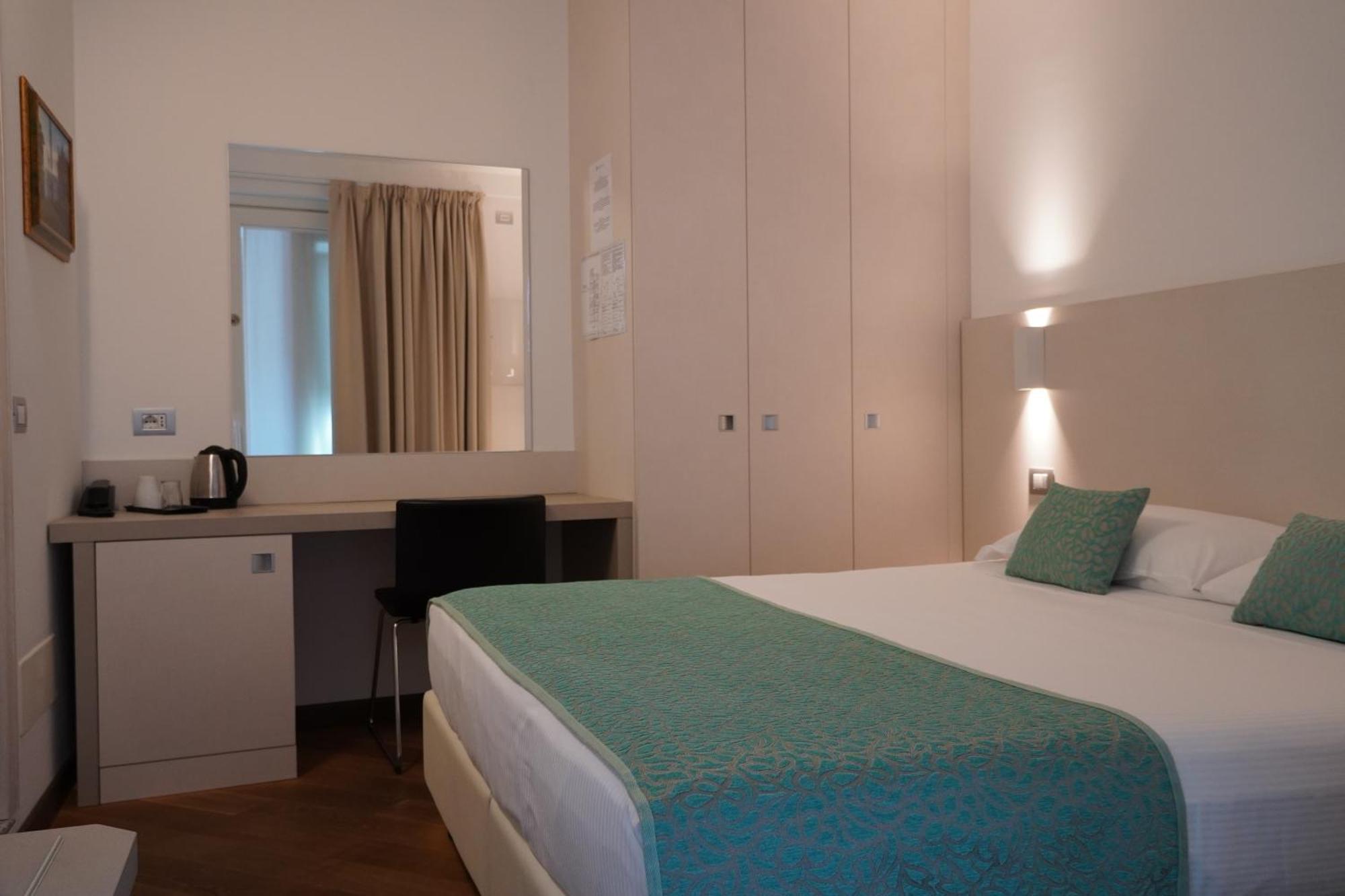 Hotel Ponti Angera Εξωτερικό φωτογραφία
