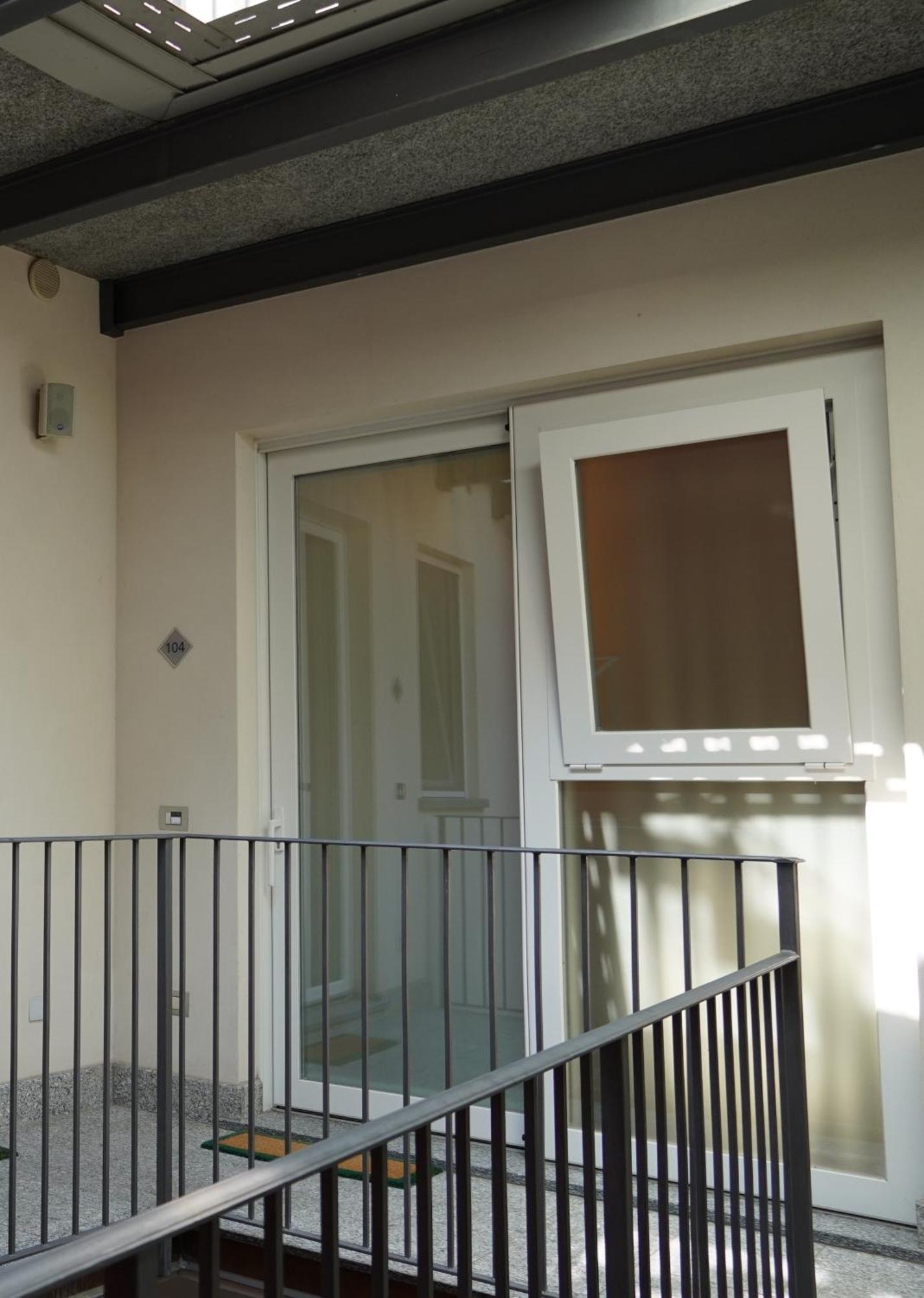 Hotel Ponti Angera Εξωτερικό φωτογραφία