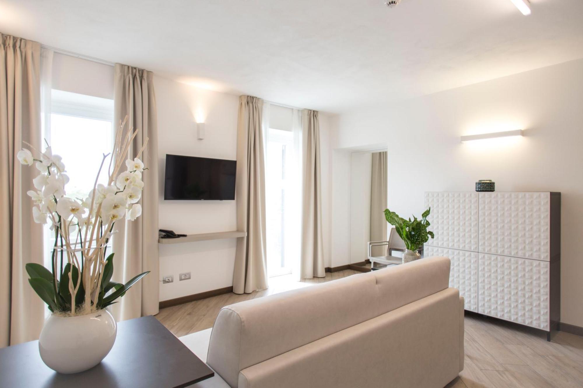 Hotel Ponti Angera Εξωτερικό φωτογραφία