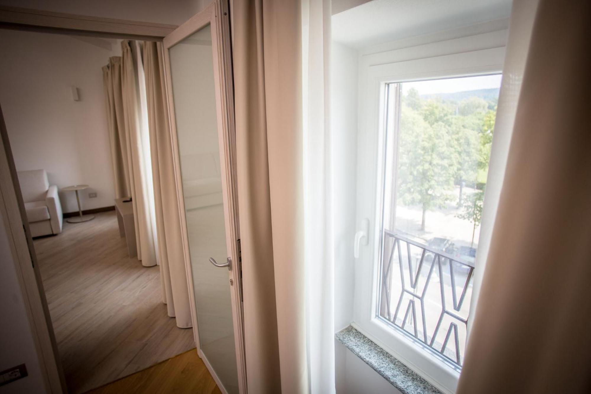 Hotel Ponti Angera Εξωτερικό φωτογραφία