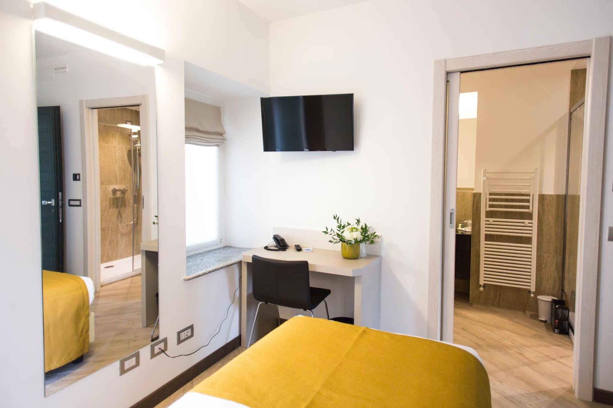 Hotel Ponti Angera Εξωτερικό φωτογραφία