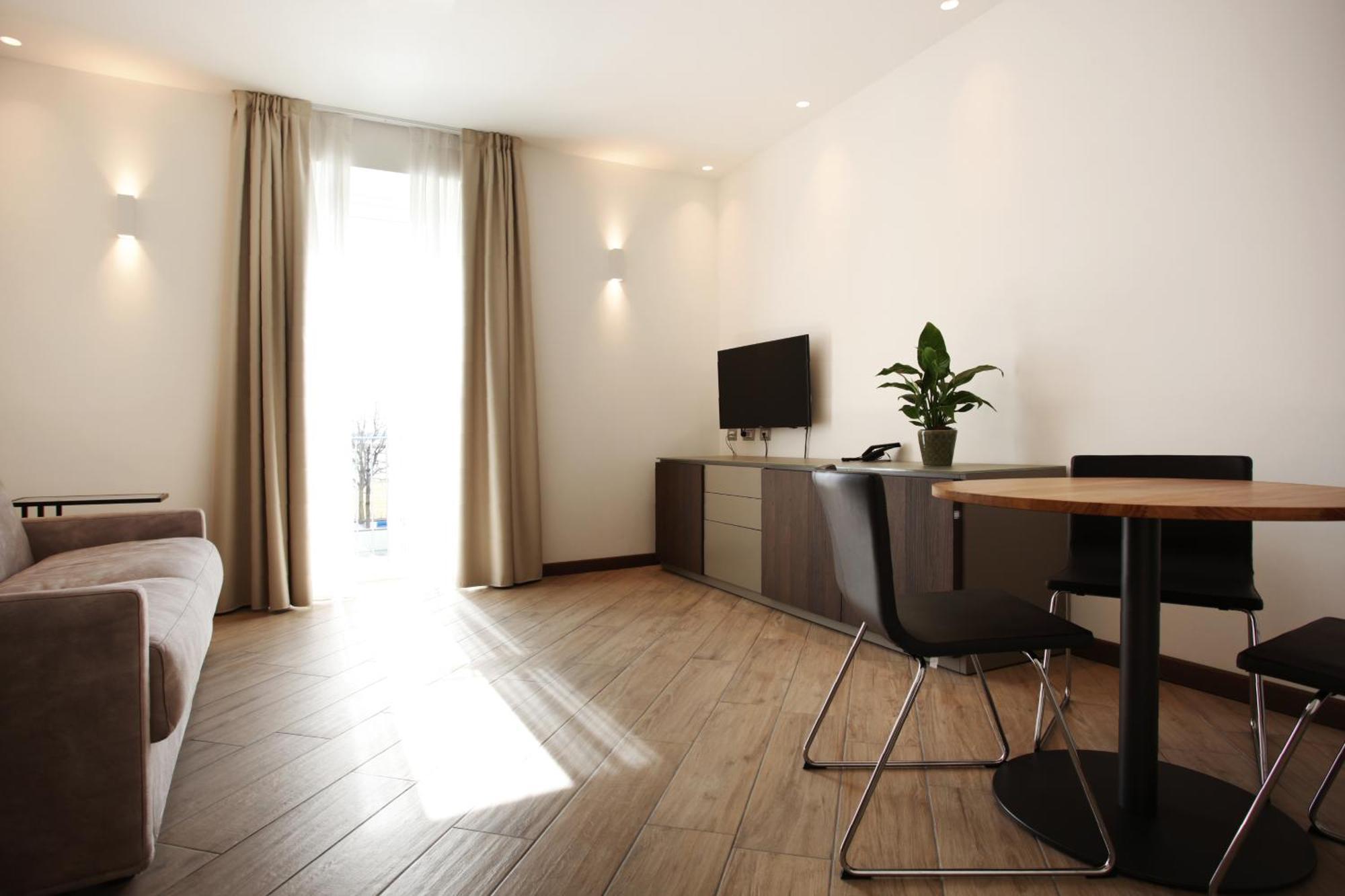 Hotel Ponti Angera Εξωτερικό φωτογραφία