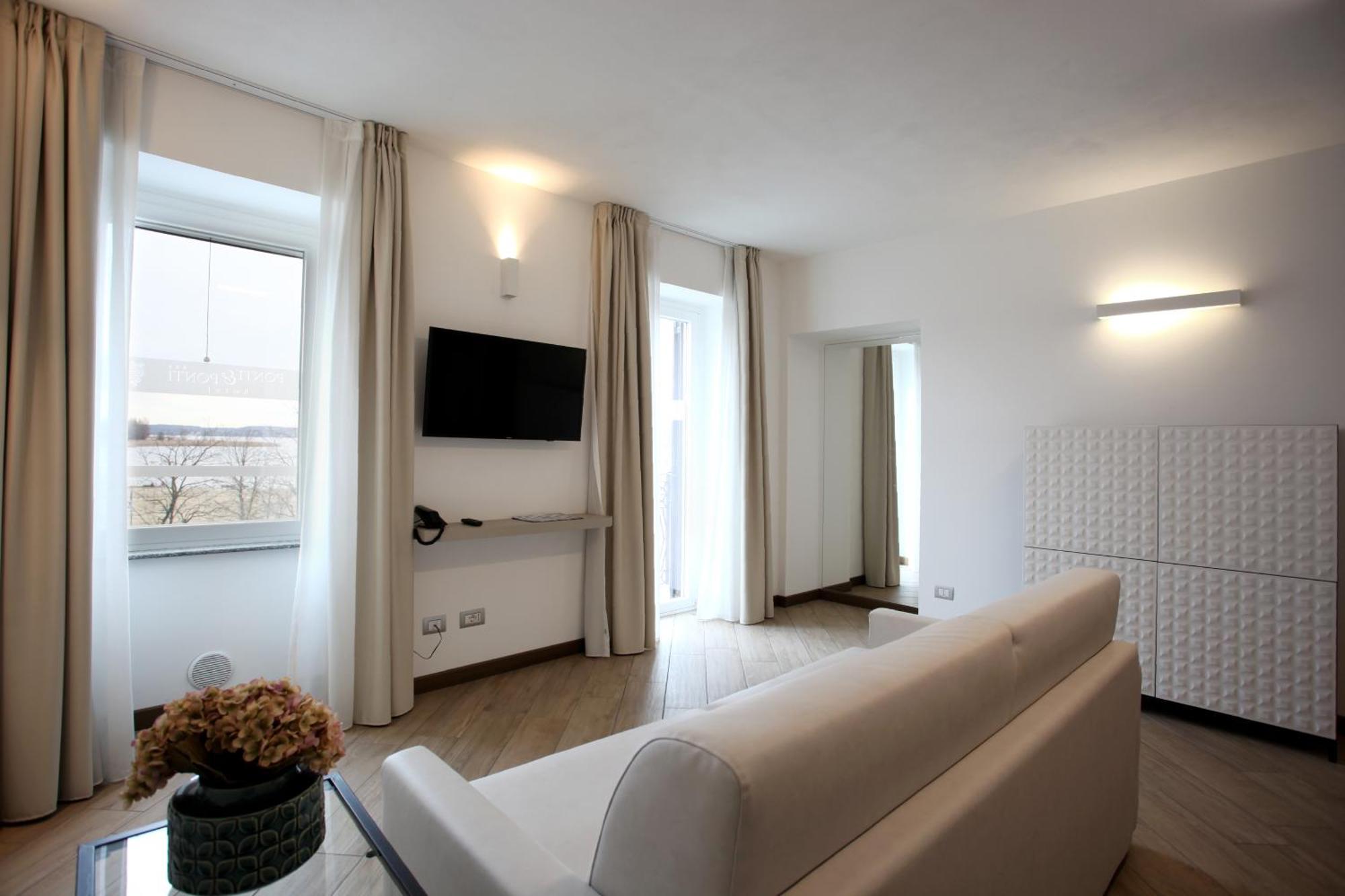 Hotel Ponti Angera Εξωτερικό φωτογραφία