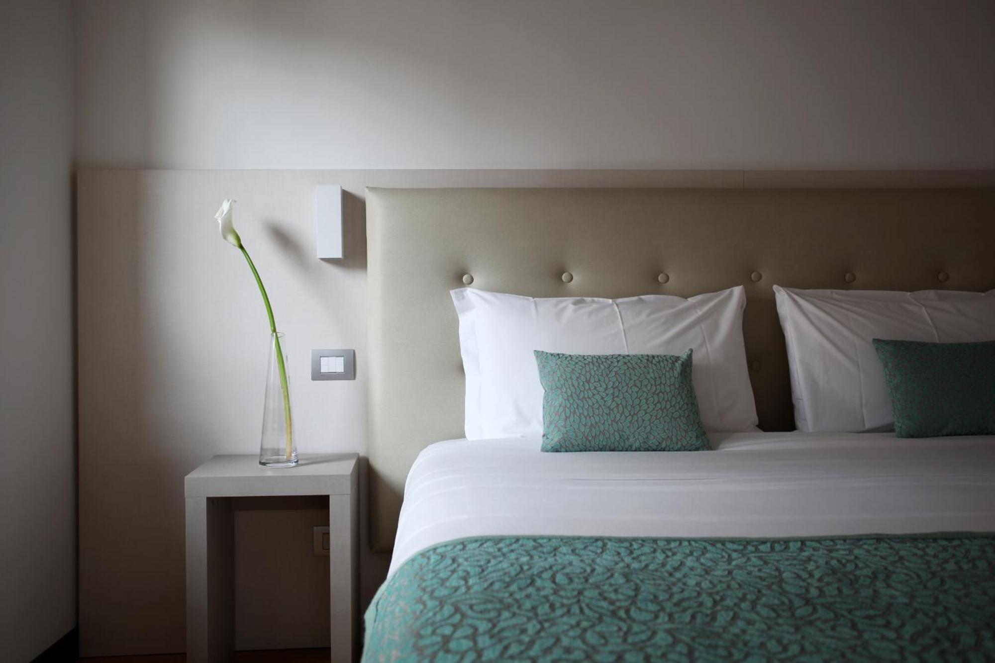 Hotel Ponti Angera Εξωτερικό φωτογραφία
