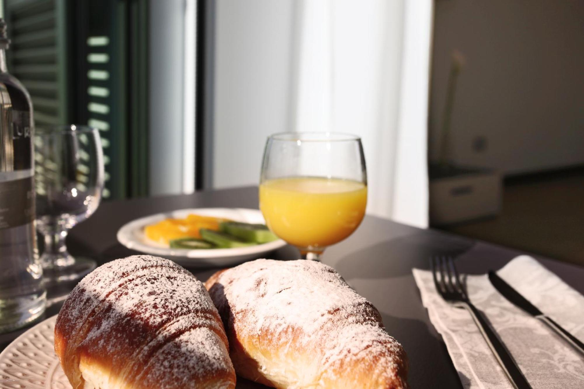 Hotel Ponti Angera Εξωτερικό φωτογραφία