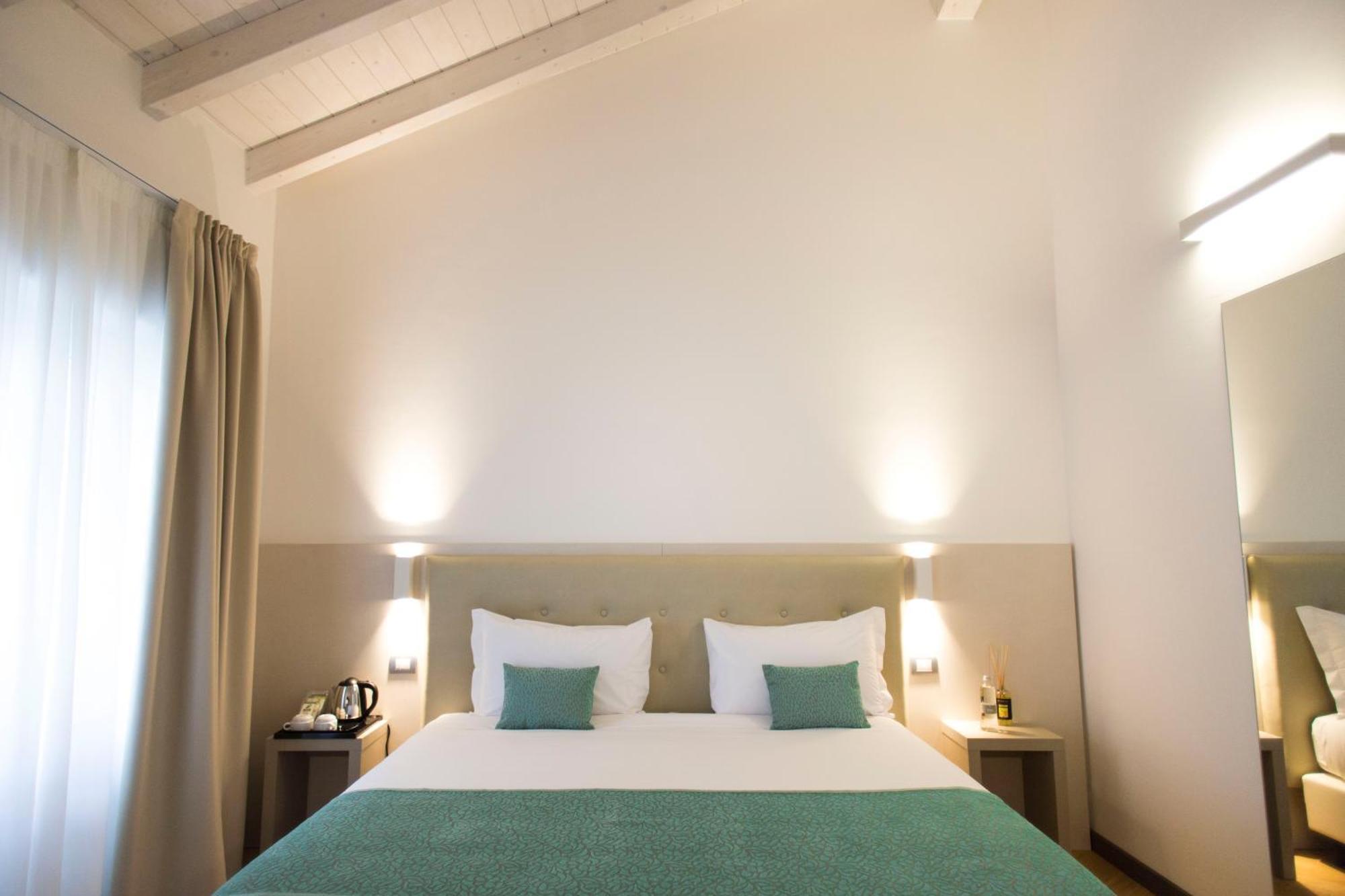 Hotel Ponti Angera Εξωτερικό φωτογραφία